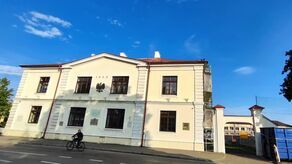 Podejść było kilka. W końcu wymieniają dach w najstarszej szkole w mieście