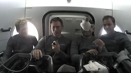 Polak w kosmosie. Kapsuła dotarła do stacji 