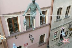 Stare Miasto (nie) dla wszystkich. Studenci z Politechniki Lubelskiej pokazali, którędy przejedzie wózek