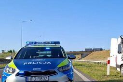 Bus najechał na ciężarówkę. Cztery osoby w szpitalu