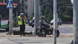 Służby pracują na miejscu wypadku