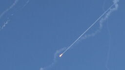 Konflikt Iran-Izrael: 11 osób rannych, Trump interweniuje 