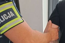 Pędził bimber i uprawiał konopie. "Przedsiębiorczy" rolnik trafi do więzienia