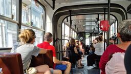 Linia okazała się wakacyjnym hitem. Ikarus znowu wyruszy w miasto 