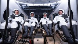 Polak - pierwszy z prawej