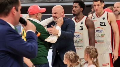Wojciech Kamiński (w garniturze) poprowadził PGE Start Lublin do wicemistrzostwa Polski