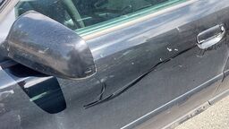 Zarysował audi z frustracji o miejsce parkingowe. 40-latek usłyszał zarzuty