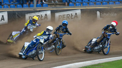 Nie przystoi, aby aktualny Mistrz Polski na żużlu musiał rywalizować na tak archaicznym obiekcie – piszą kibice