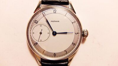 Zegarki w pracy – jakie modele pasują do biura i na spotkania biznesowe?