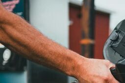 Czy kartę paliwową możesz odliczać od podatków w firmie? Wyjaśniamy