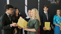 Najlepsi olimpijczycy. 186 uczniów otrzymało stypendia prezydenta za sukcesy w nauce