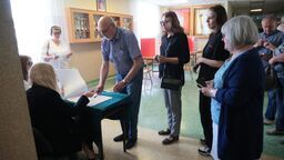 Polacy chętniej ruszyli do urn. Frekwencja lepsza niż w pierwszej turze