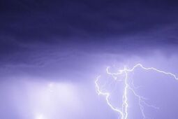 Nadchodzą burze. IMGW wydaje ostrzeżenie pogodowe