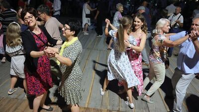 W zeszłym roku to był prawdziwy hit. Kultowe potańcówki wracają w plenery Skansenu