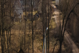 Jak adekwatnie dobrać kąty i rozpiętości dachów dla więźby jętkowej i krokwiowej?