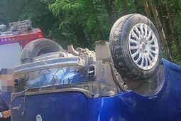 73-latek "przekoziołkował" na drodze