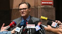 Rzecznik prasowy MSZ Paweł Wroński na briefingu prasowym przed siedzibą Ministerstwa Spraw Zagranicznych w Warszawie mówił o sytuacji na Bliskim Wschodzie i przebiegu ewakuacji Polaków 