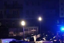 W nocy ktoś podpalił samochody na parkingu przy bloku