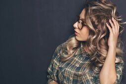 Włosy o zwiększonej objętości? Sprawdź, co warto zrobić!