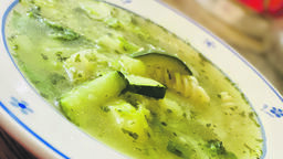 Cukiniowa, marchewkowa i śliwkowa z pierogami