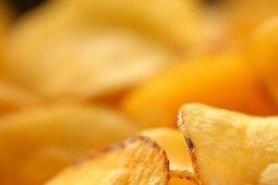 GIS ostrzega: Nie jedz tych chipsów. Mają za dużo węglowodorów