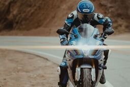 Letnie buty na motocykl – komfort, wentylacja i bezpieczeństwo w trasie