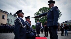 Tegoroczne święto było okazją do uhonorowania 155 osób na wyższe stopnie służbowe