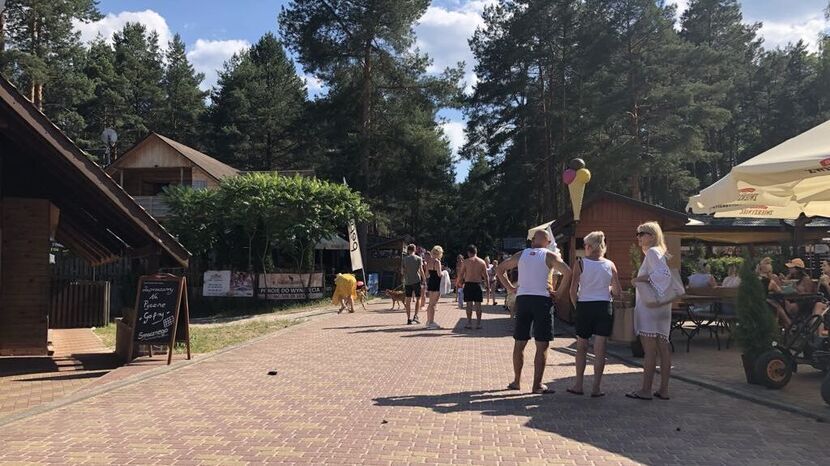 Deptak nad zalewem w Krasnobrodzie