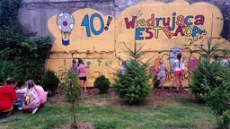 Rodzinne pikniki na osiedlach. Wędrująca Estrada rusza w trasę