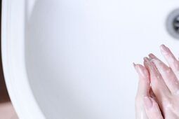 Zanieczyszczone wodociągi. Kranówka "tylko do celów sanitarnych"