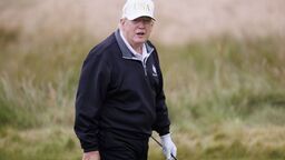 29 lipca: prezydent Donald Trump na ceremonii otwarcia pola golfowego Trump International Golf Links w Balmedie w Szkocji