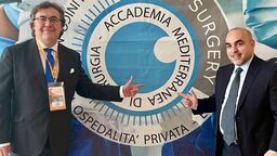 Profesor Robert Rejdak (z lewej) z prof. Mario Toro z Kliniki Okulistyki w Neapolu (z prawej)