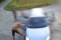 Najpierw próbowali rozjechać autem, a potem pobić. Pięciu zatrzymanych