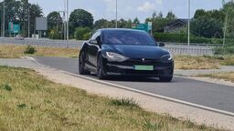 Pędził Teslą 191 na godzinę. Dostał 15 punktów i 5000 mandatu