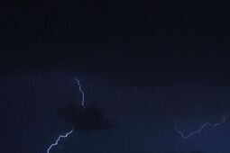 Burze i ulewy. Niestabilna sobota, IMGW ostrzega