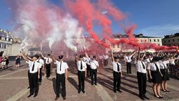 Już od kilku lat w zamojskich obchodach rocznicy wybuchu Powstania Warszawskiego biorą udział strażacy z jednostek OSP gminy Zamość, którzy punktualnie o godz. 17, przy dźwiękach syren