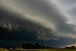 11 stacji hydrologicznych z rekordem dobowego opadu deszczu