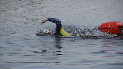 Damian Błaszczyk zamierza pływać bez wychodzenia z wody przez 48 godzin
