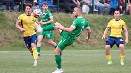 Tomasz Tymosiak to jeden z nielicznych piłkarzy, który zdecydował się na pozostanie w zespole Świdniczanki