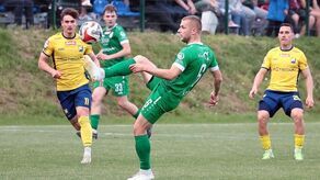 Tomasz Tymosiak to jeden z nielicznych piłkarzy, który zdecydował się na pozostanie w zespole Świdniczanki