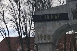 Anonim w sprawie Łuku Triumfalnego. Śledczy już pracują