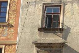 Zapisek sprzed lat ukryty w ścianie kamienicy