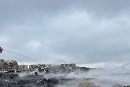 Pożar w Rzeczycy Ziemiańskiej prawie ugaszony. W akcji ucierpiał strażak