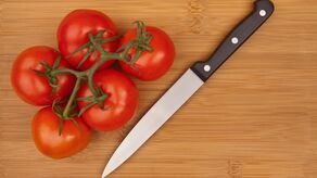 Poderżnął koledze gardło, gdy... kroił pomidory