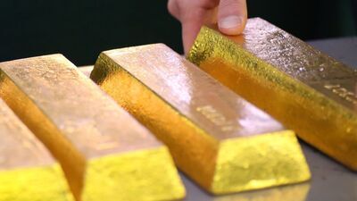 Sztabki złota i kolekcjonerskie monety. Złodziej okradł wikariusza na plebanii 