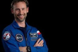 Sławosz Uznański-Wiśniewski wraca do Polski. Gdzie i o której wyląduje?