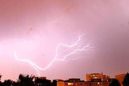 Nadchodzą burze z gradem. Ostrzeżenie dla pięciu powiatów