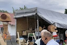 Tłok na targowisku. Pokrówka nie wytrzymała – handel przenosi się nad zalew