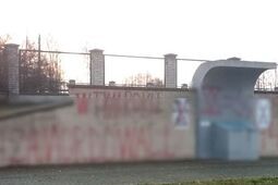 43-latek oskarżony za napisy na żydowskiej Ścianie Pamięci. Grozi mu 5 lat więzienia