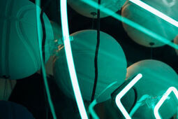 Reklama świetlna – czemu zawdzięcza swoją popularność?